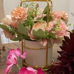 造花まとめ売り 花瓶 ポット付きの画像