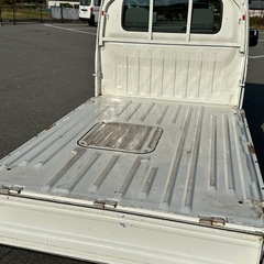《交換希望》☆即戦力！4WDの軽トラック☆機関絶好調☆荷台は珍しくキズ凹みなくキレイです☆車検付き（令和8年4月）このまますぐにご使用いただけます。の画像
