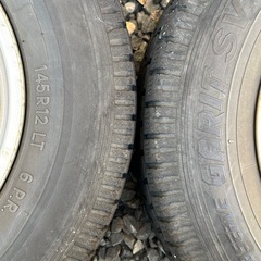 【参考写真です】こちらは投稿中のアクティートラック4WDに取り付けてお渡しする＊マルチピッチの汎用スチールホイール（製造年古いスタッドレスタイヤ付き）の写真になります。⇒《交換希望》☆即戦力！4WDの軽トラック☆機関絶好調☆荷台キズ凹みなくキレイです☆車検付き（令和8年4月）このまますぐにご使用いただけます。の画像