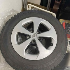 スタッドレスタイヤの画像