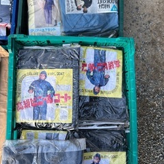 業者さん大歓迎　作業服　雨ガッパ大量の画像
