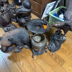 和風置物・木彫り風オブジェまとめ売り（七福神・熊・鷲ほか）の画像
