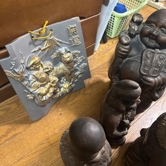 和風置物・木彫り風オブジェまとめ売り（七福神・熊・鷲ほか）の画像