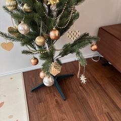 150㎝クリスマスツリーとオーナメントの画像