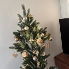 150㎝クリスマスツリーとオーナメントの画像
