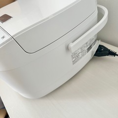 美品 東芝 IH炊飯器 5.5合炊きの画像