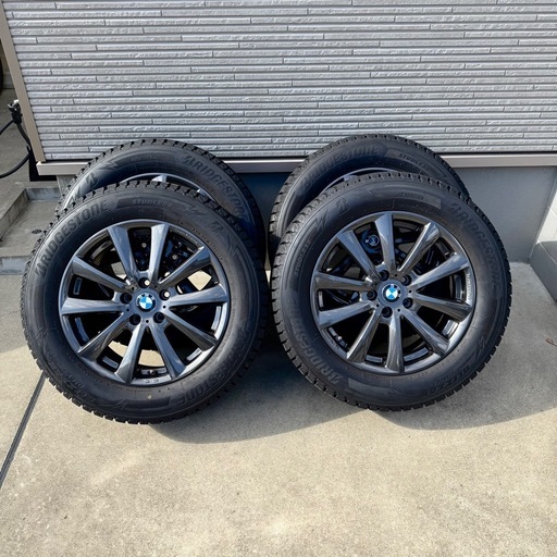 2023年製BLIZZAK DM-V3 スタッドレスタイヤ4本 17インチ