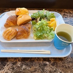 今日の夕方、一緒にご飯行ける方？👨🏻‍🍳🍽