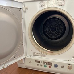 衣類乾燥機の画像