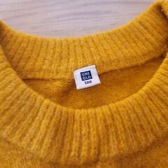 UNIQLO マスタード セーター 130 ユニクロ 冬 子供服 キッズの画像