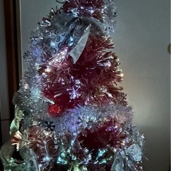 光るクリスマスツリー　ピンクに雪仕様　の画像