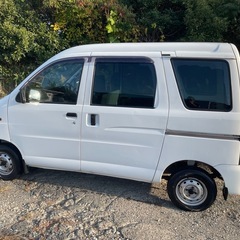 🚙ダイハツ　ハイゼットカーゴ　5速　車検2年付🚙個人分割可能🚙の画像