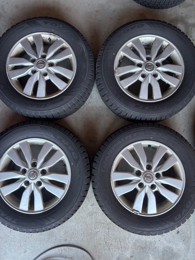 冬タイヤ　スノータイヤ　スタッドレスタイヤ　195/65R15