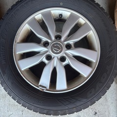 冬タイヤ　スノータイヤ　スタッドレスタイヤ　195/65R15の画像