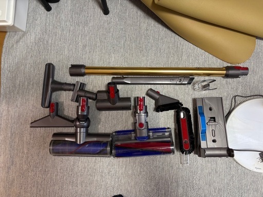 ダイソン　Dyson V11 充電スタンド　他アタッチメントパーツ