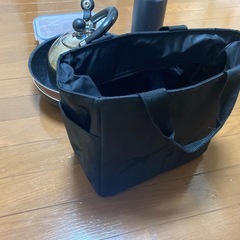 フライパン、やかん、水筒、タッパーなどの画像