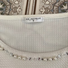 かわいいブラウスの画像