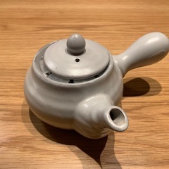 白い陶器の急須　白磁 急須 ホワイト急須 茶こし内蔵の画像