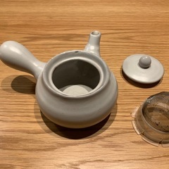 白い陶器の急須　白磁 急須 ホワイト急須 茶こし内蔵の画像