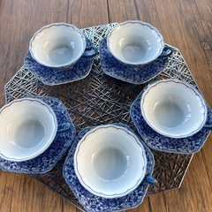 ティーカップ５個の画像