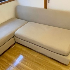 【無料・期間限定】3人掛けソファをお譲りしますの画像