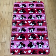 ミッキーマウス　ミニーちゃん　マット　敷きパッド の画像
