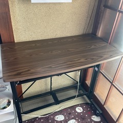 昇降テーブルの画像