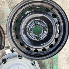 車の鉄ホイールの画像