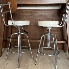 カウンターテーブル＆椅子２個セットの画像