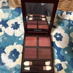トムフォード アイシャドウ チェリースモークの画像