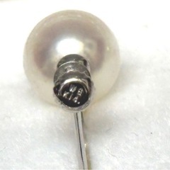 【新品未使用】5万円で欲しい方いますか？イヤリングk14刻印 silver※本日限定5万円にて、本日限定10万円にて欲しい方いませんか？真珠店にて40万円にて販売されている品です。　オーロラ花珠大玉8.5〜9.0　花珠ネックレス　無言購入OK 値下げ等相談可能の画像