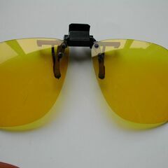 跳ね上げ式サングラス　　メガネにつけ使用 NO1の画像