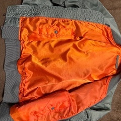 AVIREX MA1ジャケットの画像