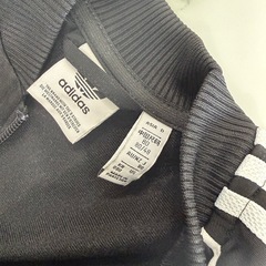 adidas  セットアップの画像