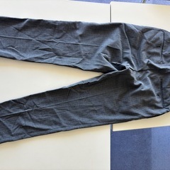 UNIQLO EZYアンクルパンツ の画像