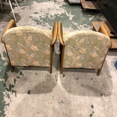 カリモク　1人掛け　花柄木製フレームの画像