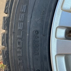 スタッドレスタイヤ175/65R15 84Qの画像