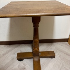 木製　カフェテーブル　お洒落　ヴィンテージ　レトロ　家具　クラシック家具の画像