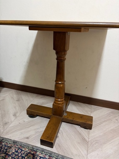 木製　カフェテーブル　お洒落　ヴィンテージ　レトロ　家具　クラシック家具