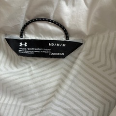 美品　アンダーアーマー　ダウンベスト　の画像