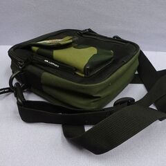 ( E-43 )carhartt カーハート ショルダーバッグ オリーブ 迷彩柄 ポケット かっこいい 中古の画像