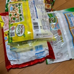 【取引き中】お菓子　パイの実　ポテコ　きのこの山　チョコ　コアラのマーチの画像
