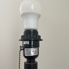 シンプルな黒のフロアスタンドの画像