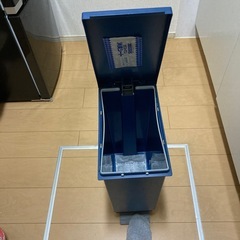 ゴミ箱の画像