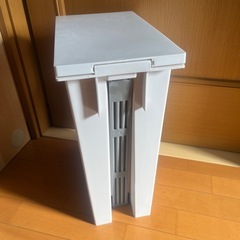 ゴミ箱　ペダル開閉の画像