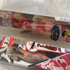 【未使用2個セット】①hayabusa 超動餌木 乱舞V3 ラトル搭載エギ、② YO-ZURIのSUSHI BAIT HOLDER ボトム用エギの画像