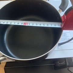 蓋付き両手鍋中型の画像