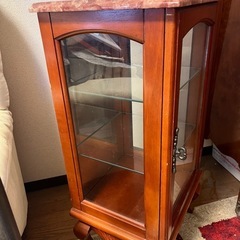 アンティーク猫足
ショーケースの画像