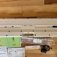 電子ピアノ　キーボード　CASIO LK315の画像