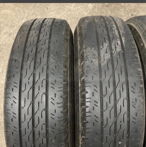 ハイエース タイヤ 195/80R15 107/105L LT